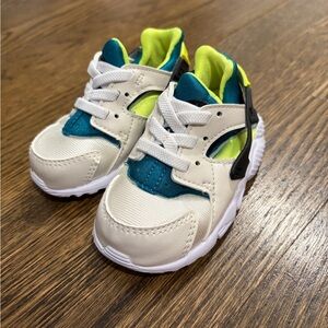 Nike Kids White and Teal Sneakers